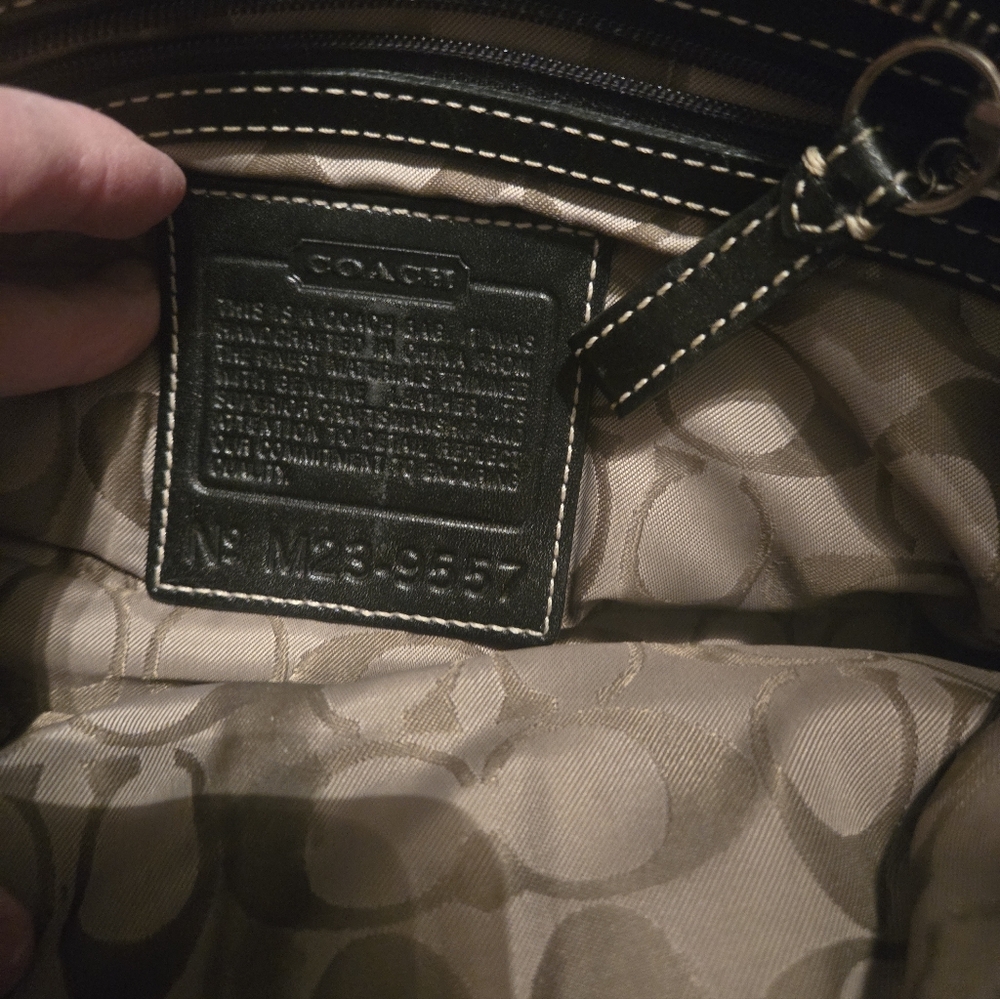 Small Coach Tote - Picture 4 of 5